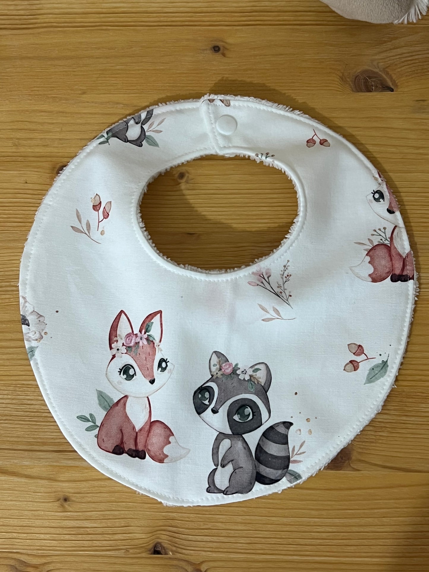 Tassi e volpi in fiore